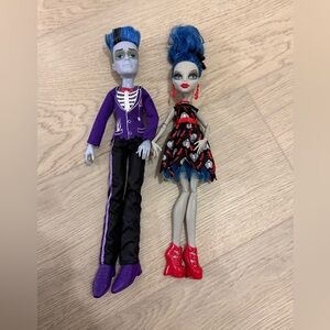 Monster High Doll 2-pack Love’s NOT DEAD SLO MO MORTAVITCH and Ghoulia Yelps HTF